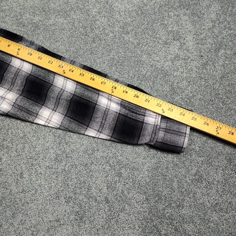 Woolrich Men's Flannel Shirt XL Black White Plaid Long Sleeve Button Up